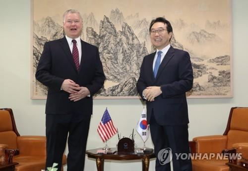 (LEAD) Top nuclear envoys of S. Korea, U.S. assess peninsula situation amid rumors about N.K. leader's health