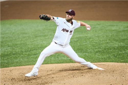 Eric Jokisch of the Kiwoom Heroes pitches against the Samsung Lions in a Korea Baseball Organization regular season game at Gocheok Sky Dome in Seoul on May 12, 2020, in this photo provided by the Heroes. (PHOTO NOT FOR SALE) (Yonhap)