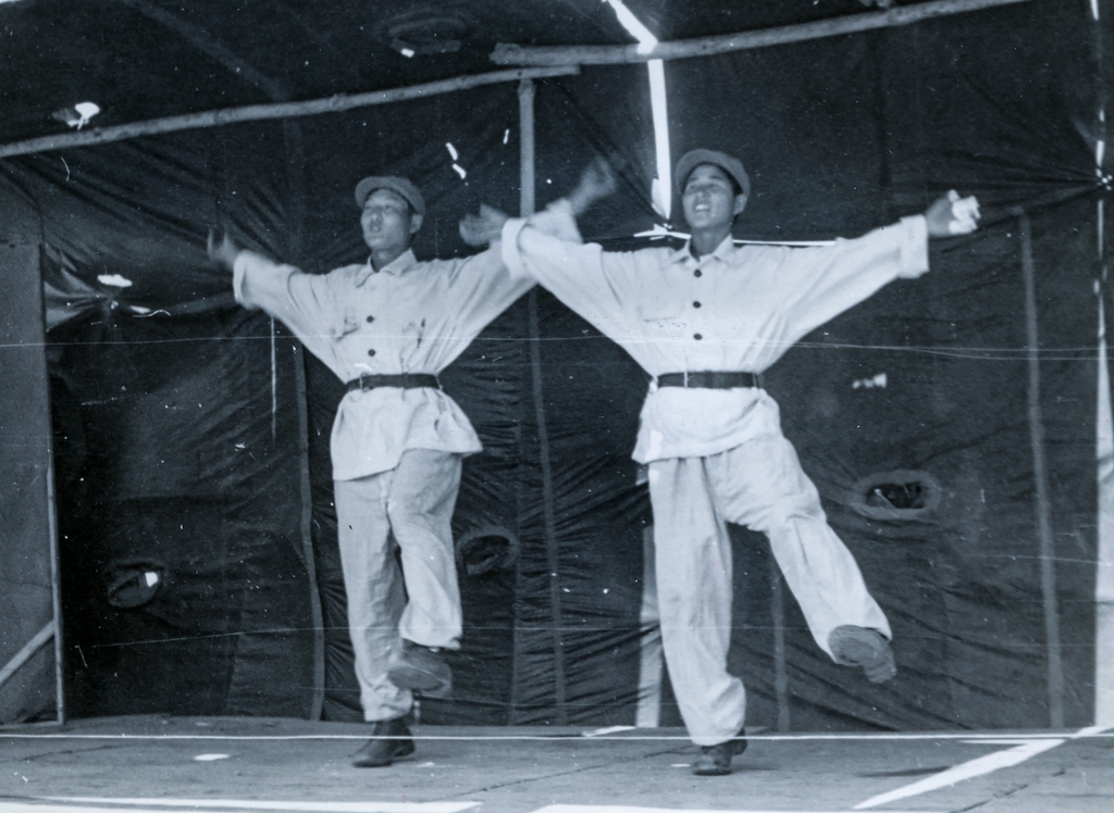 Two POWs put on a Russian-style dance performance at the Geoje camp in a photo taken by the ICRC in June 1951. (PHOTO NOT FOR SALE) (Yonhap)