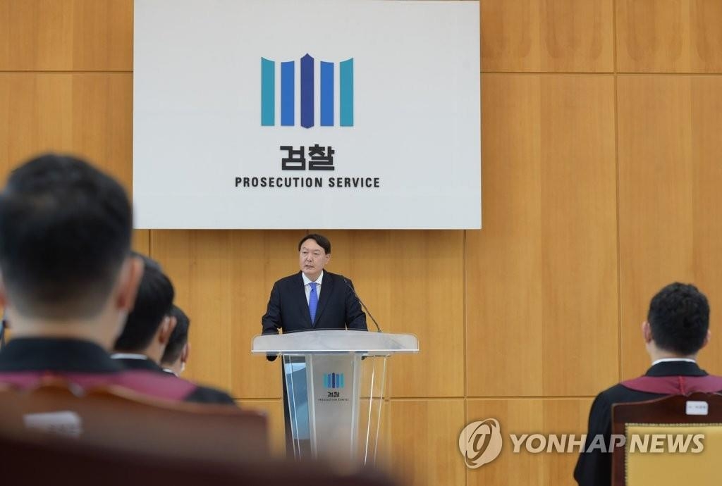 Top prosecutor's remarks roil political debate over his underlying intention