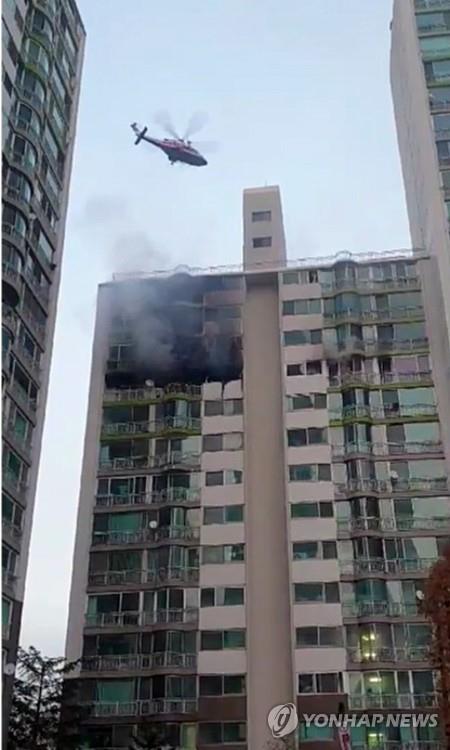 (2nd LD) Four killed, seven injured in apartment building fire in Gunpo