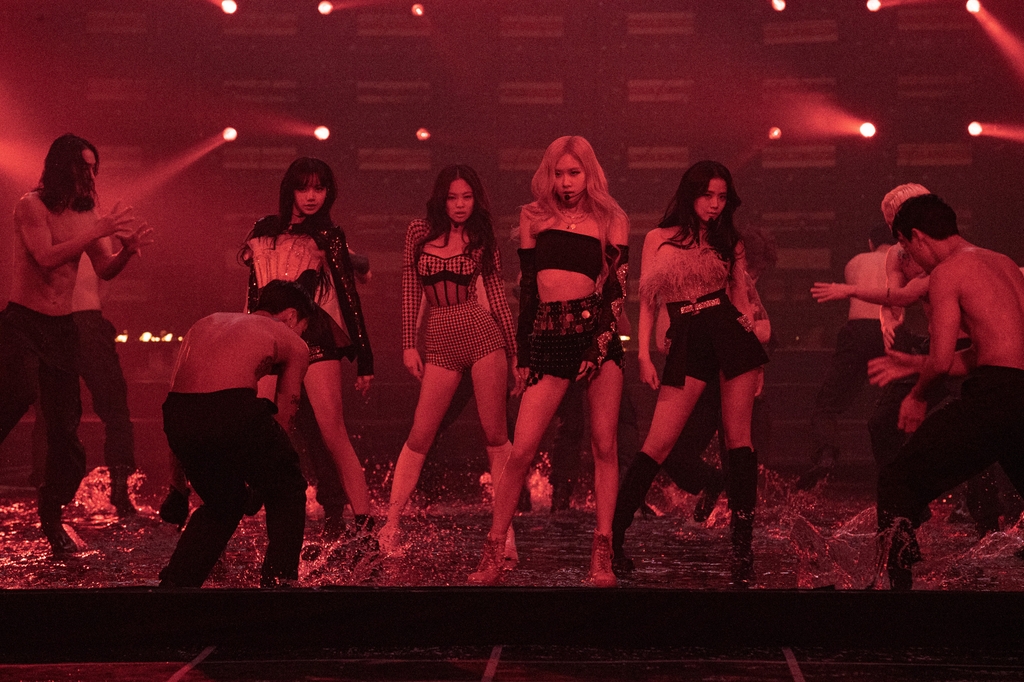 This photo, provided by YG Entertainment, shows BLACKPINK performing its livestream concert "BLACKPINK: The Show" on Jan. 31, 2021. (PHOTO NOT FOR SALE)(Yonhap)