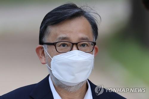 (LEAD) Top court remands bribery case of disgraced ex-vice justice minister