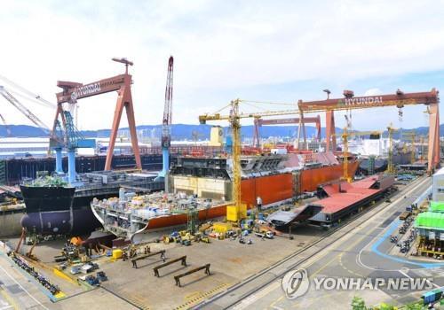 This undated file photo provided by Korea Shipbuilding & Offshore Engineering Co. shows a shipyard of its shipbuilding affiliate Hyundai Heavy Industries Co. (PHOTO NOT FOR SALE) (Yonhap)