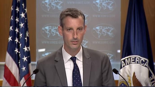 U.S. Department of State spokesman Ned Price is seen answering questions in a press briefing at the State Department in Washington on Aug. 10 in this image captured from the department's website. (Yonhap)