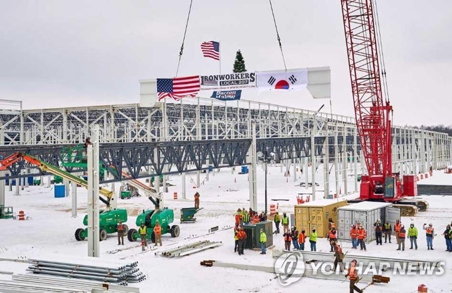 This undated file photo provided by LG Energy Solution shows the construction site of a battery cell plant in the United States being built by Ultium Cells, a joint venture set up between GM and LG Energy Solution. (PHOTO NOT FOR SALE) (Yonhap)