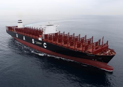 This photo provided by Korea Shipbuilding & Offshore Engineering Co. (KSOE) on March 26, 2021, shows a 14,500-TEU container carrier built by Hyundai Heavy Industries Co. (PHOTO NOT FOR SALE) (Yonhap)