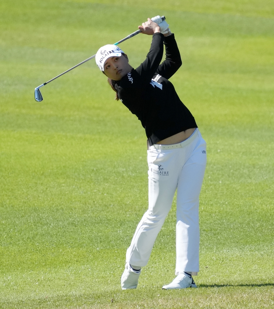 Ko Jin-young of South Korea plays a shot on the fifth hole during the second round of the BMW Ladies Championship at LPGA International Busan in Busan, some 450 kilometers southeast of Seoul, on Oct. 22, 2021, in this photo provided by BMW Korea. (PHOTO NOT FOR SALE) (Yonhap)