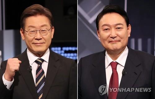 This compilation image shows Lee Jae-myung (L), the presidential candidate of the ruling Democratic Party, and Yoon Suk-yeol, the candidate of the main opposition People Power Party. (Pool photo) (Yonhap)