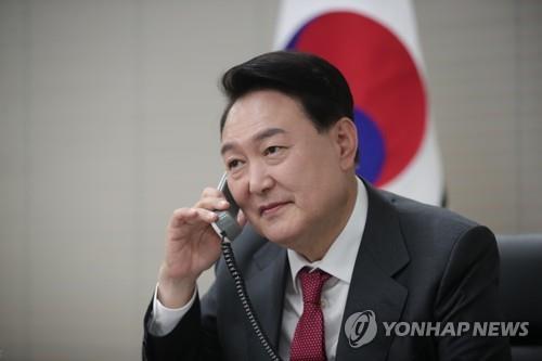 Yoon to speak with Vietnam president to discuss bilateral ties