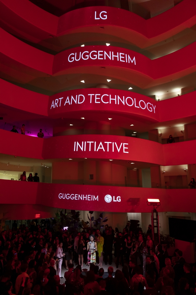 The photo provided by LG Group shows people gathering for the 2022 Young Collectors Party at the Solomon R. Guggenheim Museum in New York on June 1, 2022. (PHOTO NOT FOR SALE) (Yonhap) 