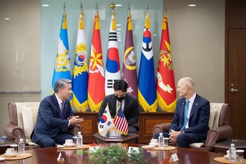 S. Korea's defense chief, U.S. senator meet to discuss regional security, alliance issues