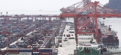 This photo taken Sept. 21, 2022, shows stacks of containers at a port in South Korea's southeastern city of Busan. (Yonhap)