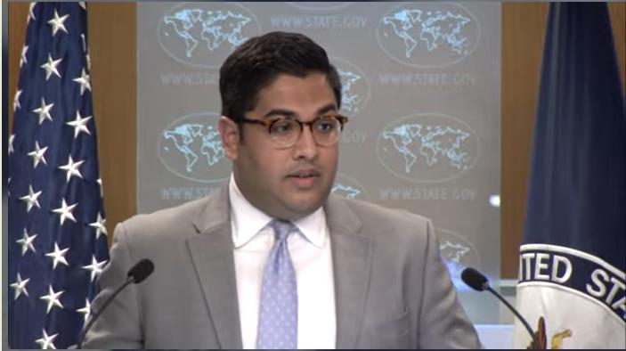 Vedant Patel, principal deputy spokesperson for the state department, is seen answering questions during a daily press briefing in Washington on Oct. 6, 2022 in this image captured from the department's website. (Yonhap)