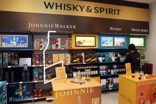 Whisky sales at E-Mart outlets exceed soju sales in Jan.-Feb. period