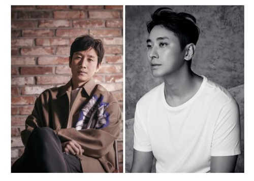Actors Lee Sun-kyun (L) and Ju Ji-hoon are seen in these photos provided by their management agencies. (PHOTO NOT FOR SALE) (Yonhap)