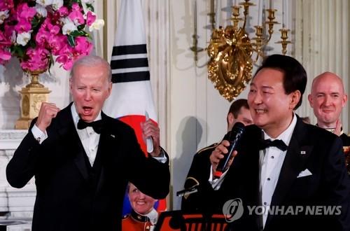 Yoon sings 'American Pie' at state dinner with Biden