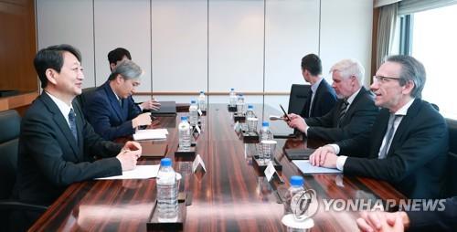 (LEAD) S. Korea, Germany discuss economic ties, supply chains