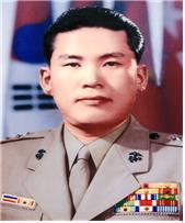 Late Marine Corps chief named Korean War hero of the month