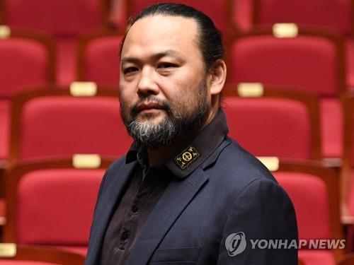 The photo provided by the Mapo Culture Foundation shows bass-baritone Samuel Youn. (PHOTO NOT FOR SALE) (Yonhap)
