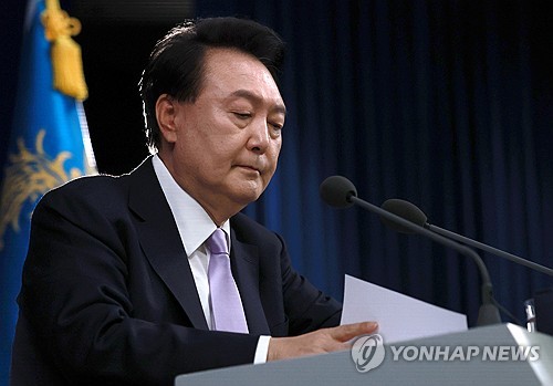 Bu tarihsiz dosya fotoğrafında Başkan Yoon Suk Yeol görülüyor. (Yonhap)