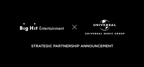 Cette image, fournie par Big Hit Entertainment et Universal Music Group, montre une capture d'écran de l'annonce d'un partenariat stratégique entre les deux entreprises, rendu public le jeudi 18 février 2021. (Revente et archivage interdits)