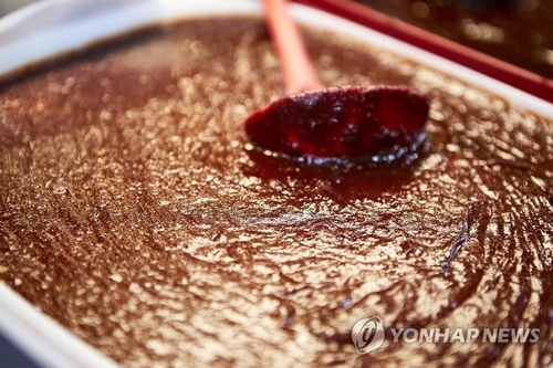 De la pâte de piment rouge, ou «gochujang» en coréen.