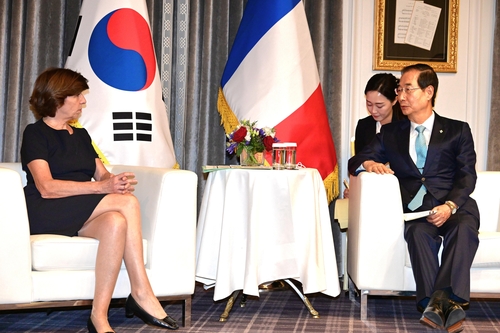 Rencontre entre le Premier ministre Han et la ministre Catherine Colonna à Paris