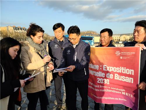 Expo 2030 : des membres du conseil municipal de Busan à Paris pour la promotion