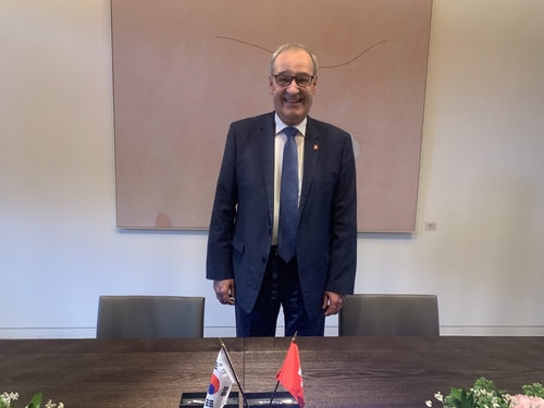  Guy Parmelin, conseiller fédéral suisse, affiche son optimisme quant aux coopérations innovantes avec Séoul