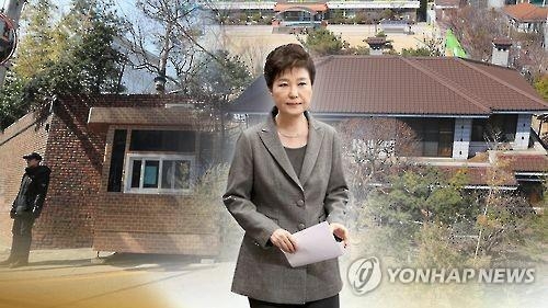 朴槿恵氏　ソウルの私邸へ＝午後６時前に大統領府出発