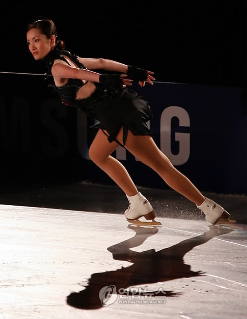 フィギュアの荒川静香 高橋大輔さん 平昌五輪の聖火走者に 聯合ニュース