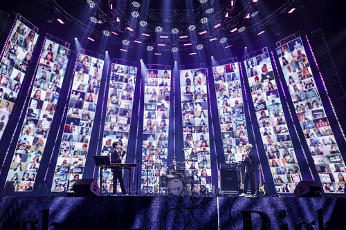 オンライン公演「Ｒｉｇｈｔ　Ｔｈｒｏｕｇｈ　Ｍｅ」を開催したＥｖｅｎ　ｏｆ　Ｄａｙ（ＪＹＰエンターテインメント提供）＝（聯合ニュース）≪転載・転用禁止≫