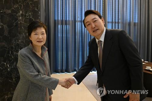 韓国次期大統領 朴槿恵氏と面会 面目ない 聯合ニュース