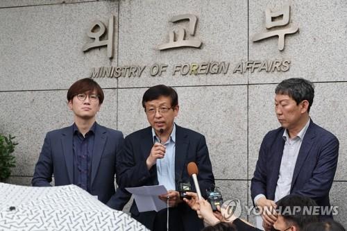 韓国の強制動員被害者側「日本企業は直接交渉を」　政府に外交努力求める　