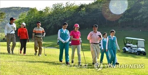 北朝鮮が６年ぶり平壌でゴルフ大会　「スポーツ観光」再開へ準備か