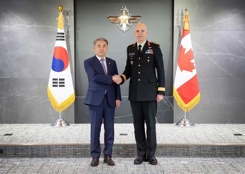 韓国国防相　カナダ軍制服組トップと国防協力深化など協議
