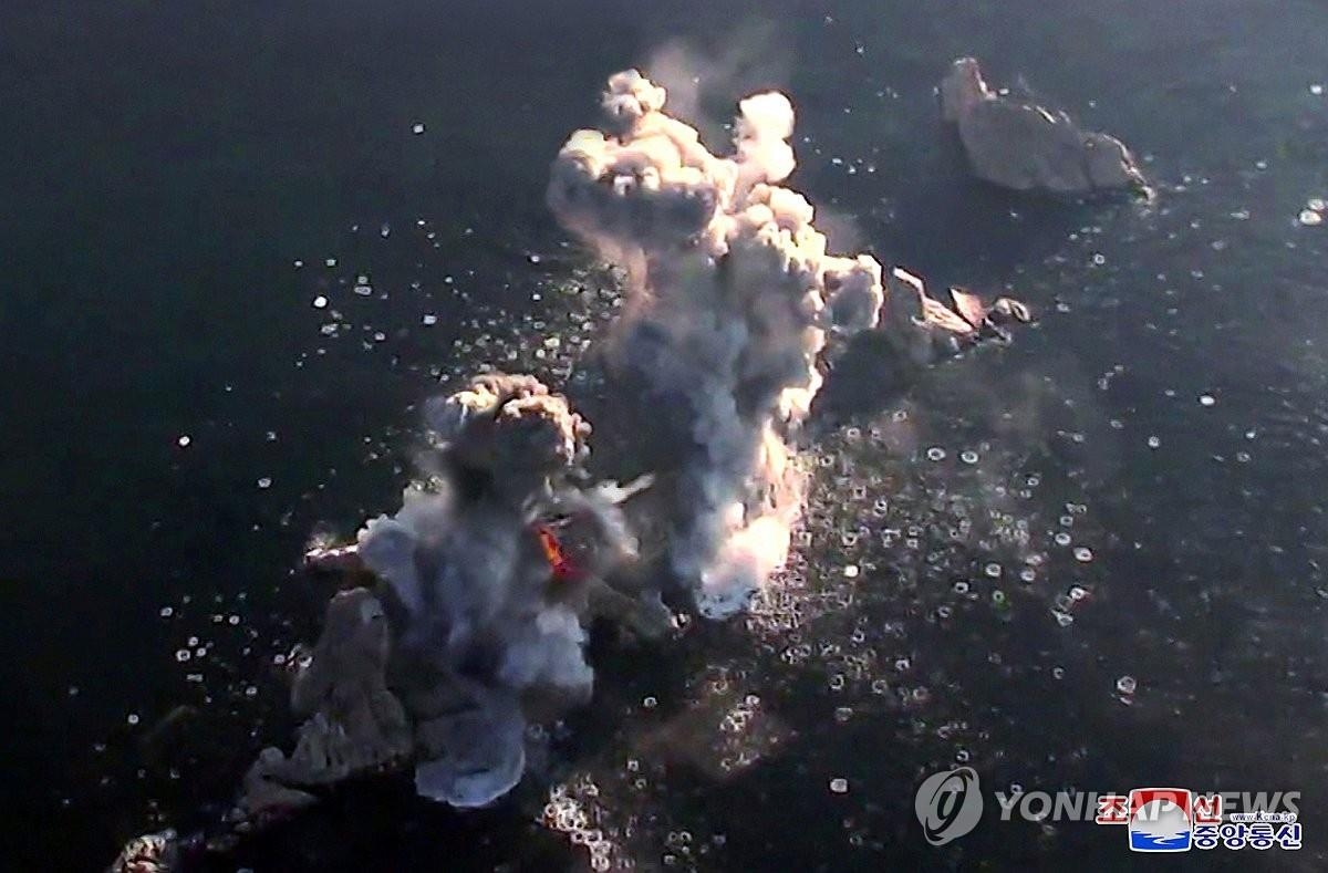 北朝鮮 18日に超大型放射砲の射撃訓練と報道=正恩氏「敵の 北朝鮮 18日に超大型放射砲の射撃訓練と報道=正恩氏「敵の