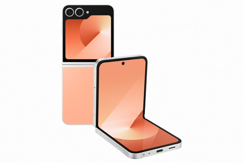 サムスンの折り畳み式スマホ 新製品2機種公開＝より薄型・軽量