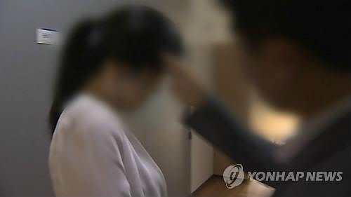 "성인잡지 모델같다"…승무원 성희롱 사무장 파면 정당 - 2