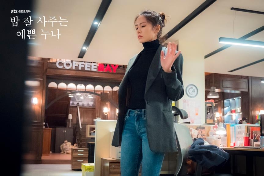 "역시 멜로 퀸"…손예진, 영화·드라마 쌍끌이 흥행 - 2
