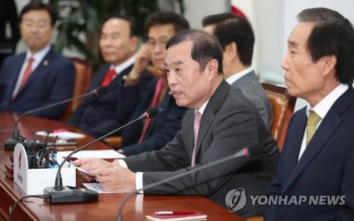 한국당 "文대통령, 제발 경제에 신경써라"…대여공세 강화