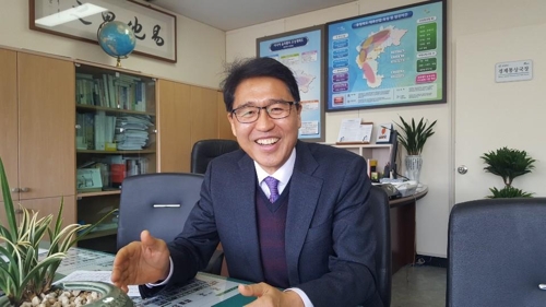 [발언대] '생산적 일손봉사' 이끄는 맹경재 충북도 국장
