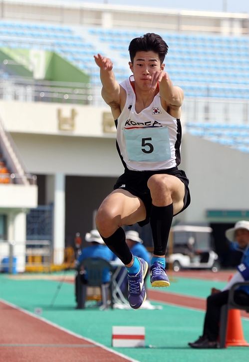 김장우, 한·중·일 친선대회 남자 세단뛰기 금메달