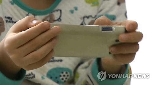 청소년 스마트폰 사용 / 연합뉴스 자료사진
