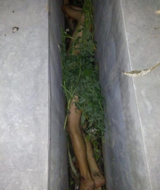 나체로 나뭇잎 덮고 배수로에 숨어있던 탈주범