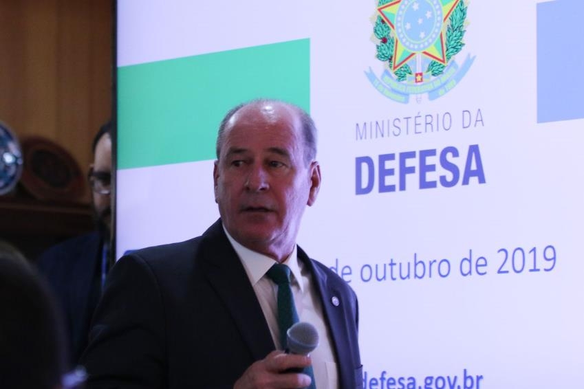 페르난두 아제베두 브라질 국방부 장관