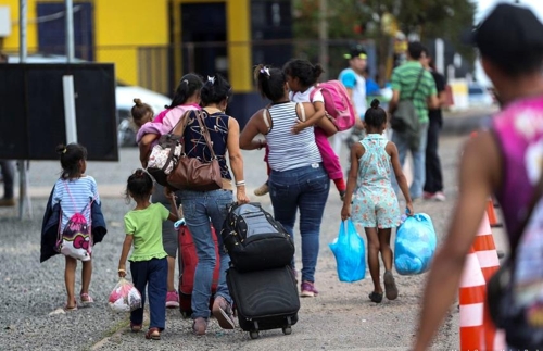 브라질 국경을 넘은 난민들