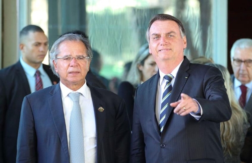 브라질의 자이르 보우소나루 대통령(오른쪽)과 파울루 게지스 경제부 장관 [국영 뉴스통신 아젠시아 브라질]