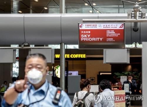 우한 폐렴 검역을 강화한 싱가포르 창이 공항[EPA=연합뉴스]